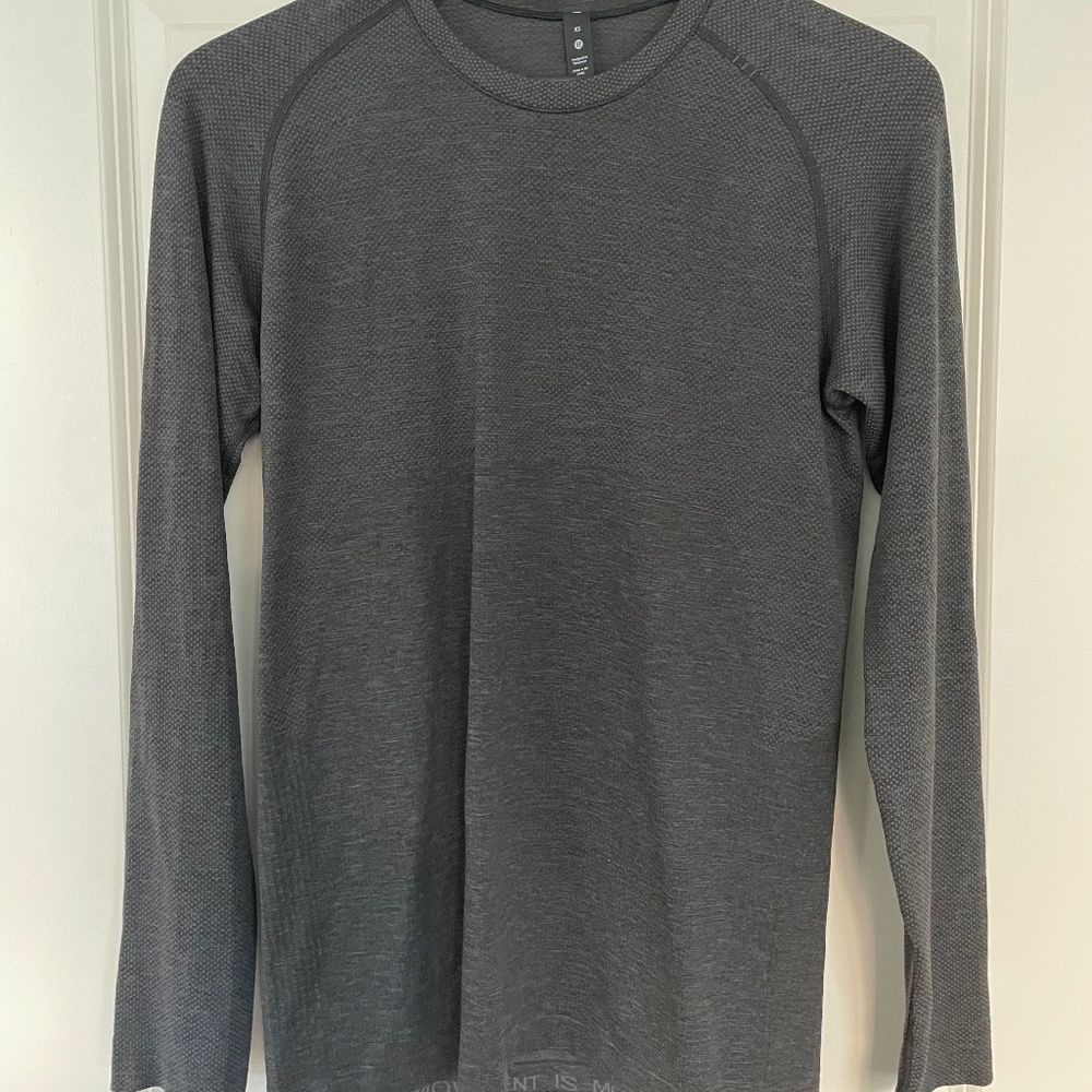 Lululemon Men's Metal Vent XS Black Shirt